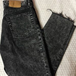 Black straight leg mom jeans!